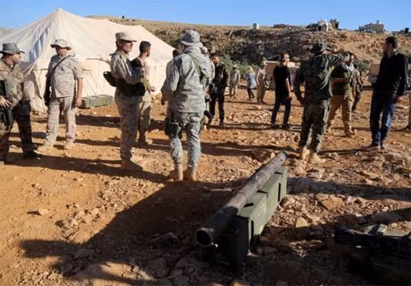 Ngày 29/7, một đại diện của phong trào Hezbollah khẳng định rằng lực lượng này hỗ trợ các chiến dịch quân sự của (quân đội) Syria nhằm ngăn chặn mối đe dọa khủng bố mà đất nước Lebanon đang đối diện. Ảnh: FNA.