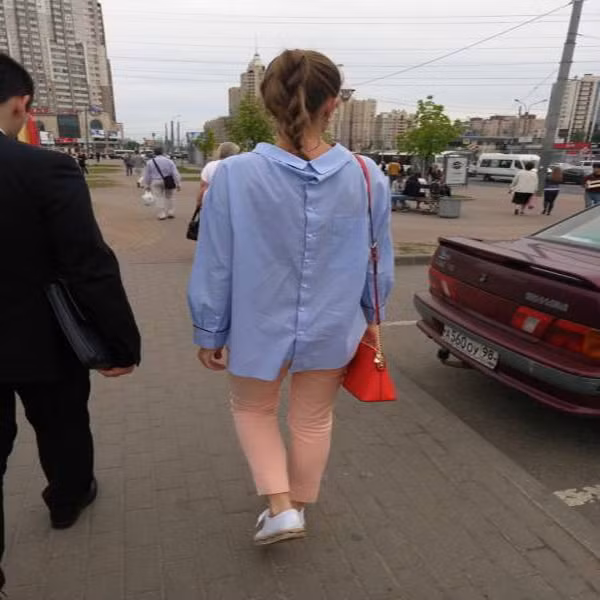 “Mốt” thời trang mới trên đường phố Nga? Ảnh: ER.