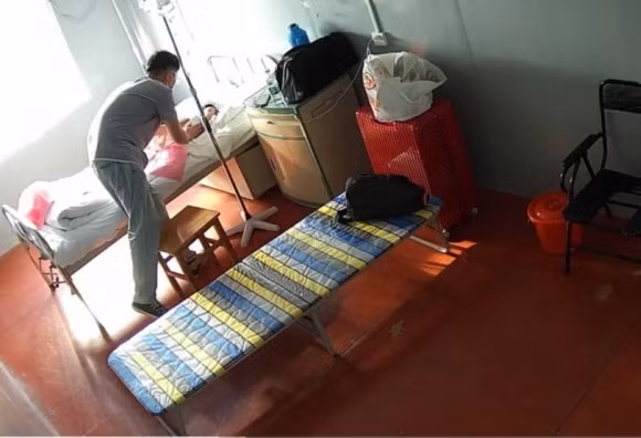 Bac si lam dieu nay, be 36 ngay tuoi chet tham vi tac ruot