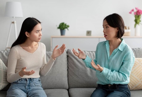 So con dau doc chiem con trai, me chong 3 ngay tu tu 2 lan