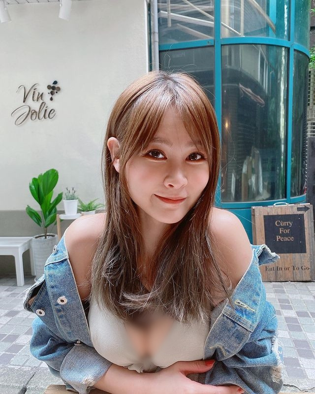 Chỉ có như vậy, con đường nổi tiếng mới lâu dài, mới có thể trụ vững được trước rất nhiều hot girl nổi bật khác.