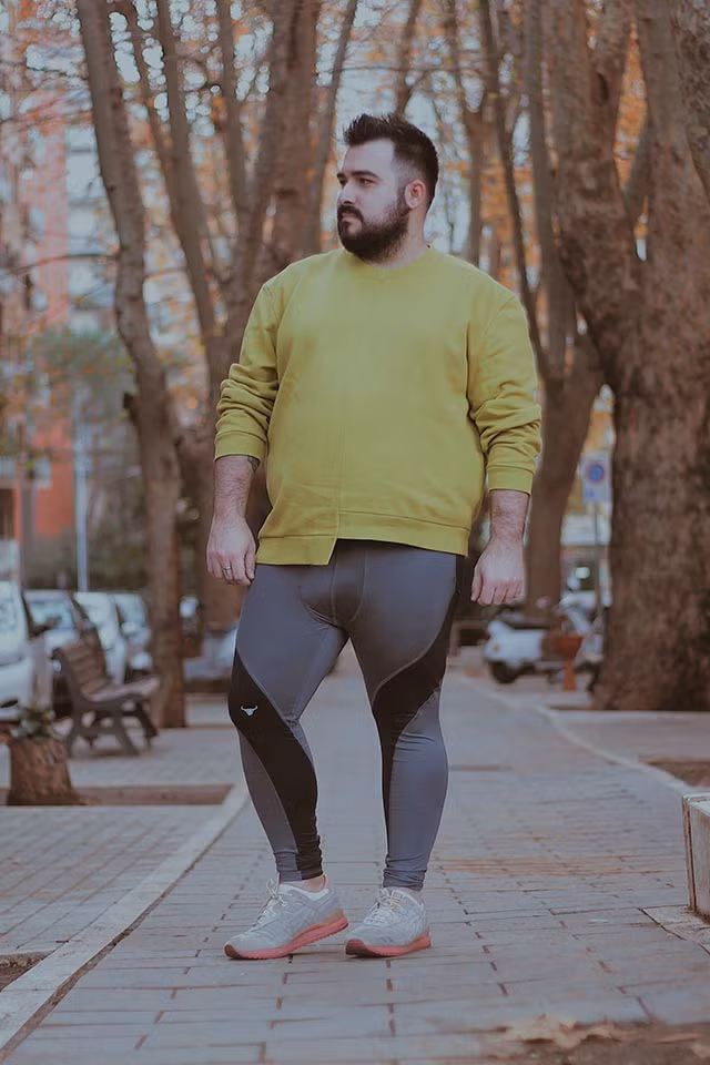 Có rất nhiều ý kiến trái chiều về xu hướng thời trang này. Trên thực tế, mẫu quần này quả thực giúp mọi người dễ dàng vận động, tập luyện.