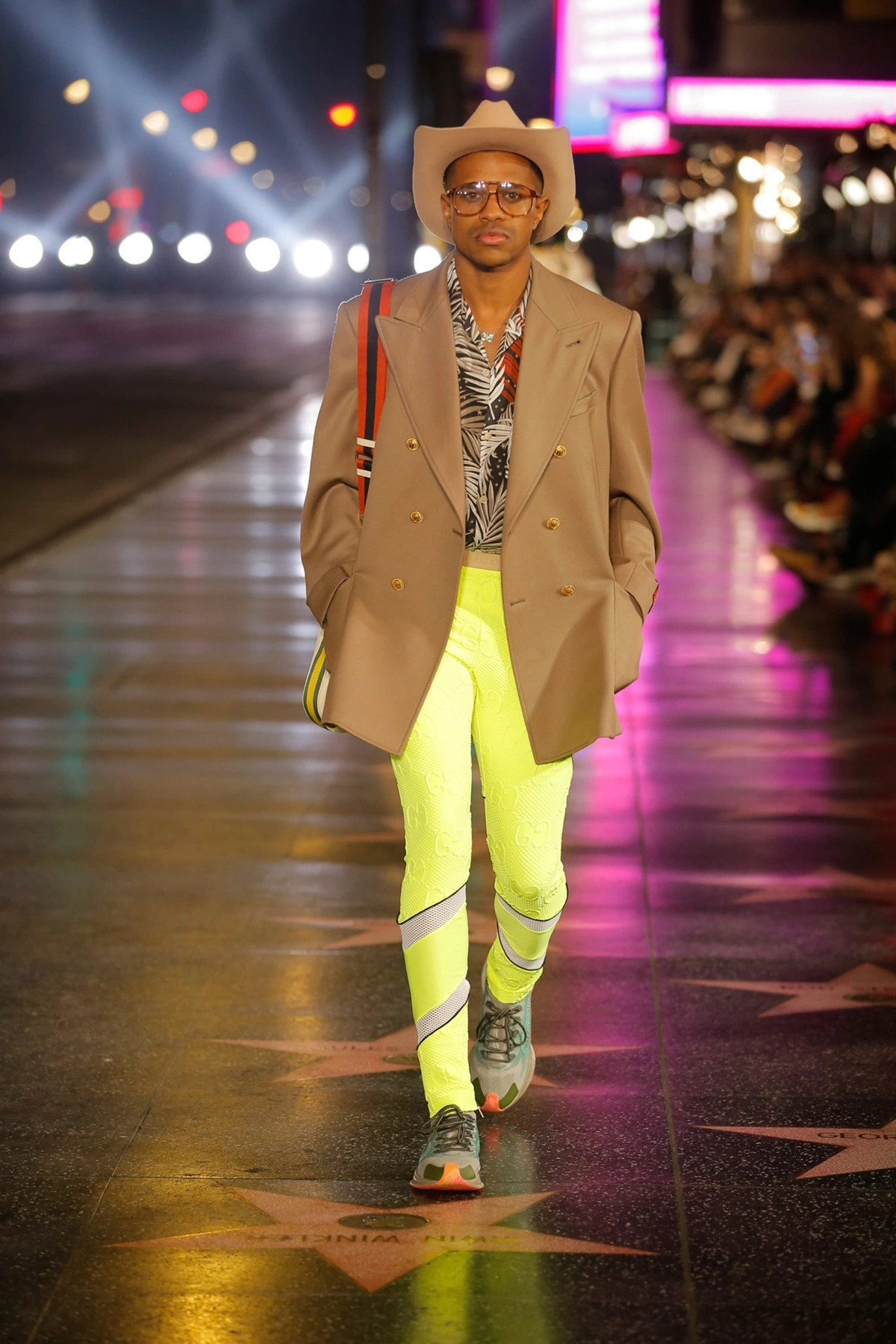 Thực tế, quần legging không phải thiết kế mới mẻ trong giới thời trang nam, nó từng xuất hiện nhiều trong các bức tranh thời Phục Hưng.