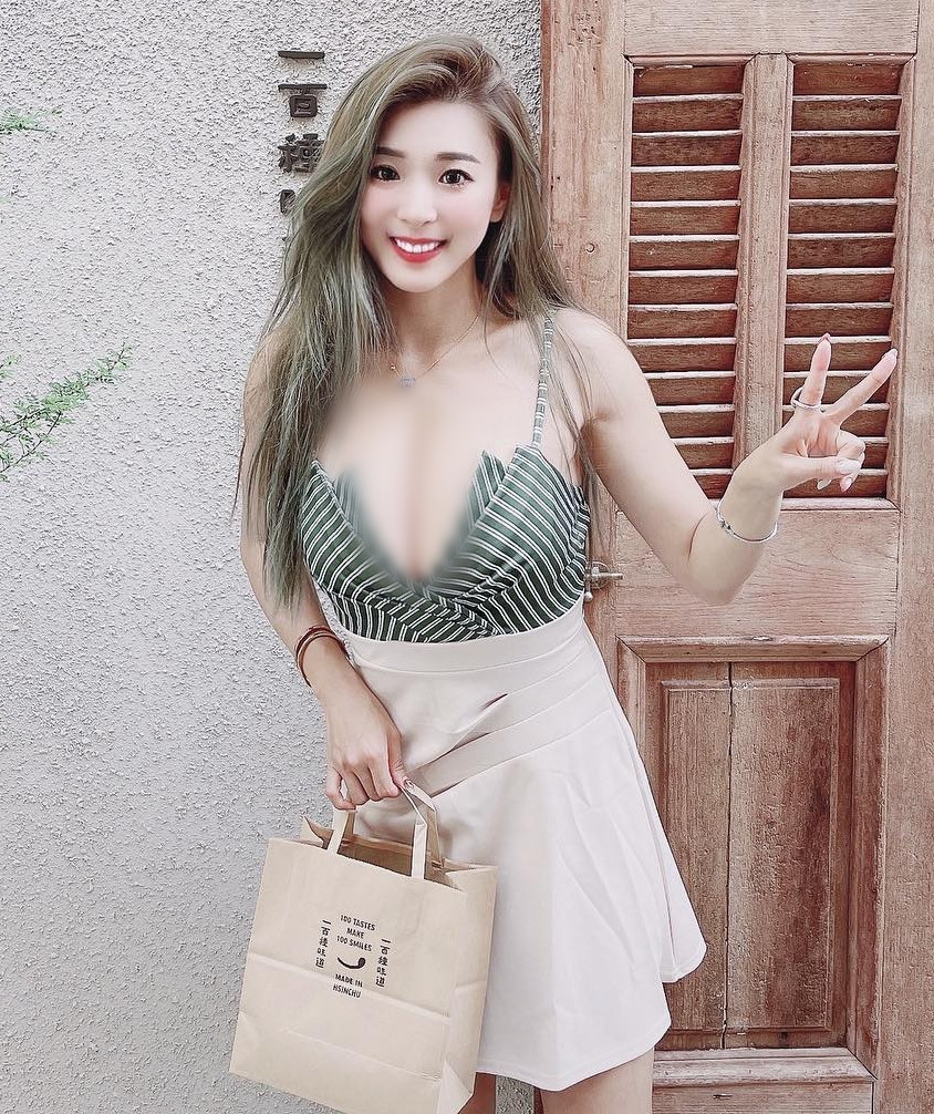 Cô nàng sau khi nổi tiếng đã chuyển hẳn sang lĩnh vực kinh doanh. Hiện Triệu Bội Nhi đang sở hữu một thương hiệu quần áo của riêng mình.