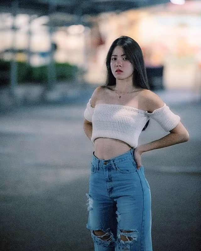 Vốn dĩ, Katuuui không phải tuýp hot girl hở bạo, thích gây chú ý bằng chiêu khoe cơ thể.