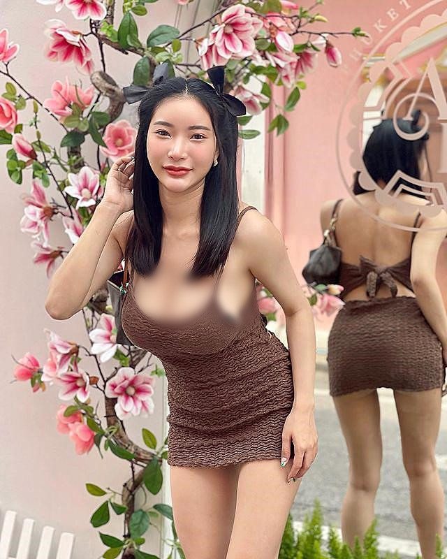 Hơn nữa, trang phục đó của cô cũng không quá phản cảm, không hở hang quá đà, tạo dáng cũng ở mức vừa phải.