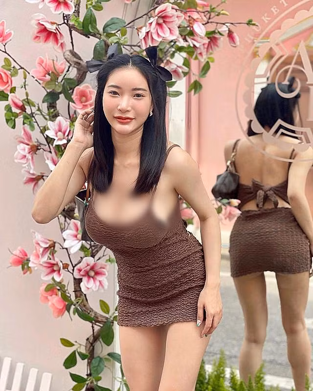 Hơn nữa, trang phục đó của cô cũng không quá phản cảm, không hở hang quá đà, tạo dáng cũng ở mức vừa phải.