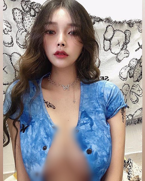 Đa số các fan hâm mộ đều cho rằng, Tô Nhi không cần phải hở hang chiêu trò vẫn có thể nổi bật và toả sáng, hi vọng cô nàng suy nghĩ kỹ hơn.