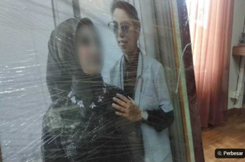 Chong bat bit mat moi lan an ai, vo phat hien su that soc