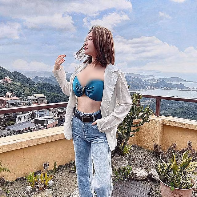 Đặc biệt là bộ ngực cup G giúp Judy Chiu thoải mái diện những set đồ gợi cảm mà cô nàng yêu thích.