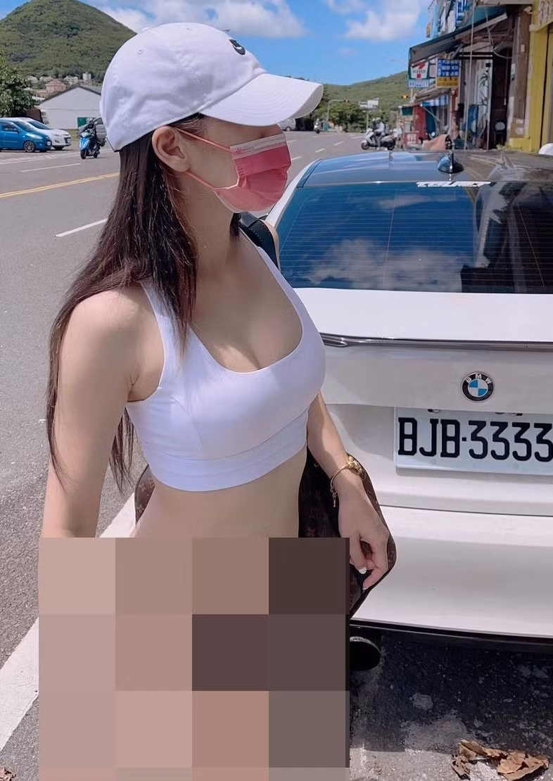 Vốn dĩ hình ảnh của hot girl xinh đẹp được mọi người ngưỡng mộ, ghen tị thế nhưng mới đây, việc cô nàng vô tư diện nội y đi dạo phố, bước vào siêu thị mua đồ đã khiến dư luận quay lưng.