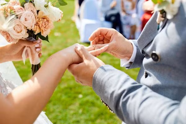 Ket hon 5 nam, chong khong chiu an ai, vo bang hoang biet su that