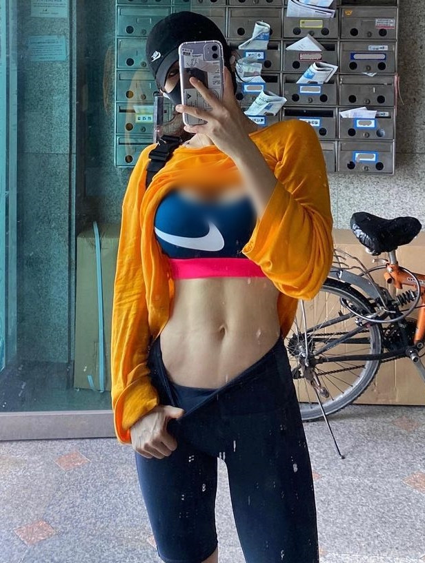 Qua những hình ảnh được chia sẻ, có thể thấy được hot mom Yuji sở hữu khuôn mặt xinh chẳng kém gì diễn viên, người mẫu.