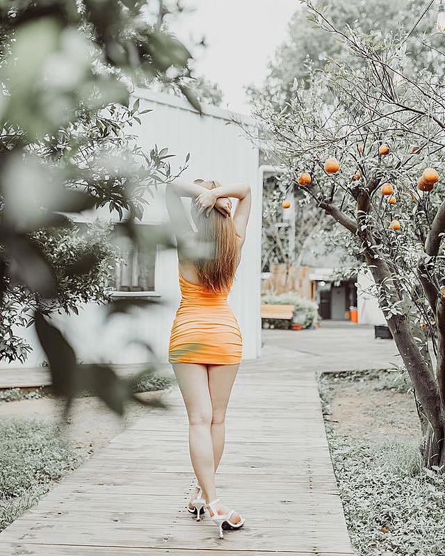 Có lẽ, Nghê Na đã xác định phương hướng phát triển của mình, đó là hình ảnh một hot girl gợi cảm ưa phong cách táo bạo, độc lạ, có thể gây sốc với mọi người.