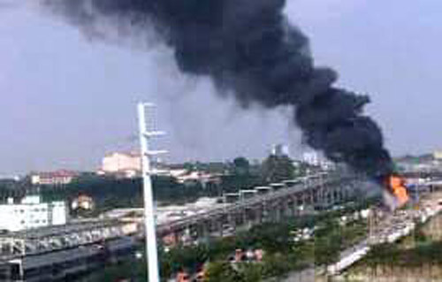 Xe bon cho nhien lieu chay du doi o cua ngo Sai Gon-Hinh-2