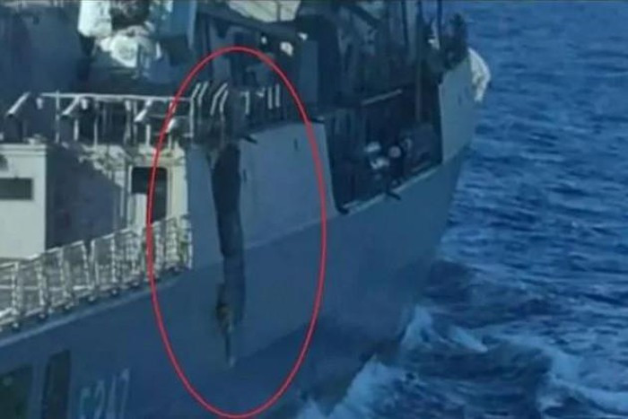 Theo thông báo, chiếc Kemal Reis đã hứng chịu một cú đâm ngang hông từ tàu chiến Hy Lạp mang tên Limnos, cú va chạm này khiến cho tàu Thổ Nhĩ Kỳ bị thủng một lỗ lớn bên mạn và phải quay về sửa chữa.