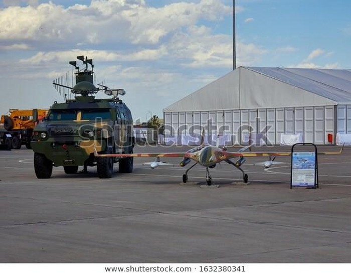 Chức năng trên của Groza-S cho phép di chuyển UAV ra khỏi khu vực được bảo vệ hoặc thậm chí buộc nó phải hạ cánh. Phạm vi giả mạo được giới hạn trong 20 km.