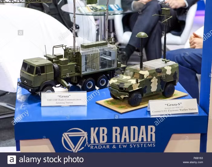Phòng thiết kế Radar của Belarus đã chế tạo tổ hợp Groza-S được đặt trên khung gầm ô tô tự hành. Hệ thống EW này được thiết kế để bảo vệ mục tiêu khỏi nhiều loại UAV khác nhau, một số đặc điểm của công nghệ cũng như tính năng chính của nó đã được công bố.