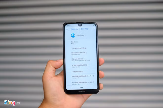 Nokia 2.2 dùng chip Mediatek MT6761, RAM 2 GB và bộ nhớ 16 GB. Trải nghiệm thực tế khi mở ứng dụng, model này cho tốc độ phản hồi không quá nhanh, đôi khi có tình trạng lag nhẹ.