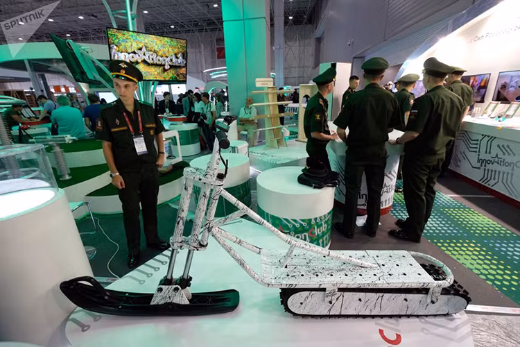 Một mẫu xe trượt tuyết cá nhân dành cho các đơn vị Quân đội Nga phục vụ ở vùng Bắc Cực. Nguồn ảnh: Sputnik.