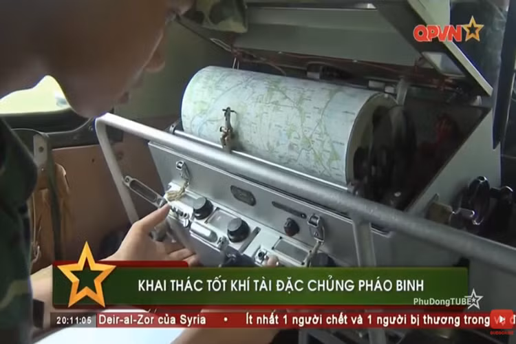 Để pháp huy tốt hỏa lực của pháo binh trong tác chiến, thì việc xác định các tọa độ và thiết lập trận địa chiến đấu đóng vai trò rất quan trọng. Do đó các đơn vị kỹ thuật của binh chủng pháo binh hiện nay đang tập trung huấn luyện khai thác tốt các loại khí tài đặc chủng về trinh sát, thông tin liên lạc và tác chiến điện tử. Bộ ba khí tài này được xem như là các “mắt thần” của pháo binh trong tác chiến kiểu mới trong chiến tranh hiện đại. Nguồn ảnh: QPVN.