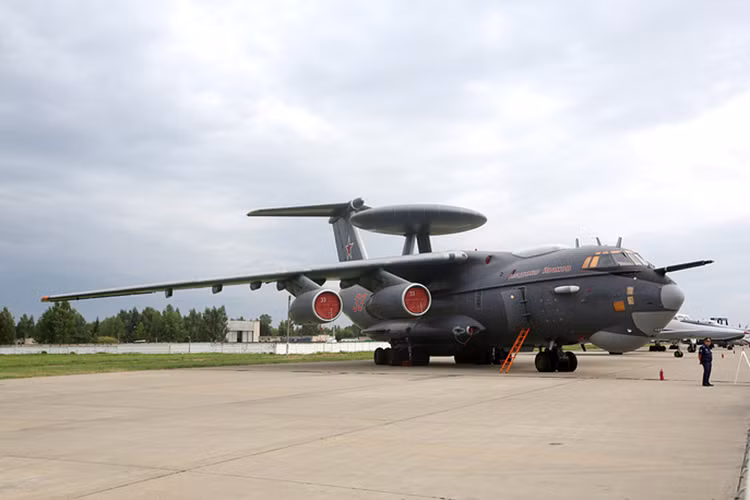 Trong ảnh là “mắt thần” của Không quân Nga A-50 máy bay cảnh báo sớm và chỉ huy trên không. Nguồn ảnh: TASS.