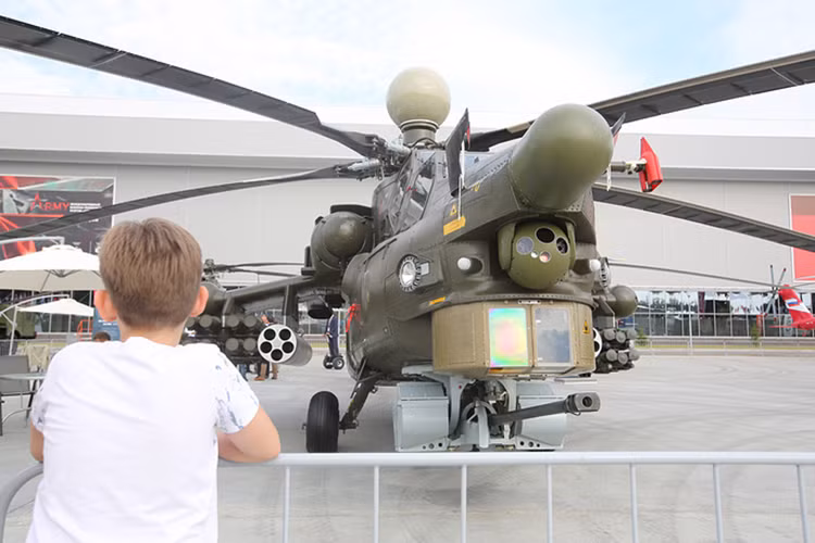 Trực thăng tấn công Mi-28N biệt danh “Thợ săn đêm” của Không quân Nga, Mi-28 đang cái tên nóng trên thị trường vũ khí thế giới hiện tại. Nguồn ảnh: TASS.