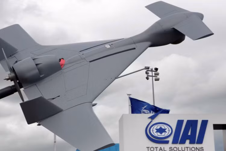 UAV Harop có thể dẫn qua kênh quang - điện tử hoặc bán tự động theo tín hiệu vô tuyến do chính đài ra đa mà nó đang tìm để tiêu diệt. Nó tiến hành trinh sát, phát hiện và khóa mục tiêu bằng hệ thống tự động bám hình ảnh.