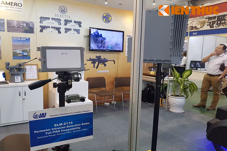 Được tổ chức tại Trung tâm triển lãm quốc tế Hà Nội, Triển lãm Quốc tế về An ninh 2017 - Homeland Security Expo (HSE) là một trong những hoạt động triển lãm thường niên do Bộ Công an tổ chức, nơi trưng bày và giới thiệu các sản phẩm công nghệ, khí tài dành cho ngành an ninh. Đặc biệt HSE năm nay còn có sự xuất hiện của các gian trưng khí tài dành cho quốc phòng mà cụ thể hơn là cho quân đội ta.