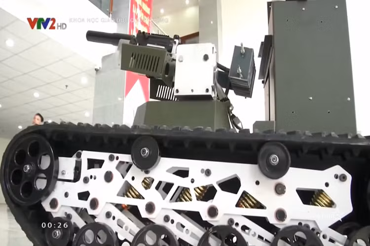 Được biết đây là phiên bản robot tự hành đa năng đầu tiên của Viện Công nghệ TCCNQP, tuy nhiên bước đầu nó đã đạt được những thành tựu đáng ghi nhận. Tạo tiền đề quan trọng cho sự ra đời thế hệ tiếp theo của mẫu robot này. Nguồn ảnh: VTV2