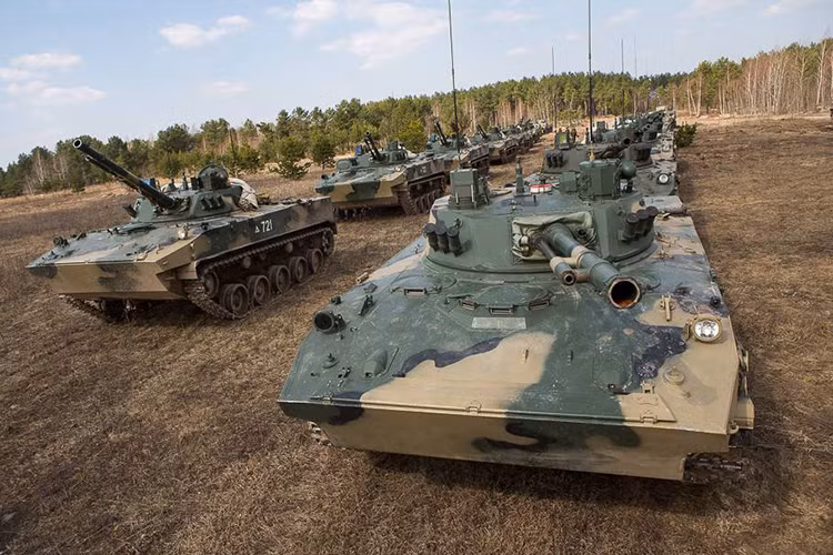 Điều này cho thấy khả năng cơ giới hóa VDV tốt đến chừng nào, thậm chí họ được trang bị tốt tới mức có thể được triển khai ngay sau vùng hậu cứ và giáp mặt trực tiếp với các đơn vị bộ binh chính quy của đối phương. Nhìn chung VDV không khác gì mấy các đơn vị bộ binh cơ giới Nga khi đã tiếp đất với sức mạnh không đổi. Nguồn ảnh: topwar.ru.