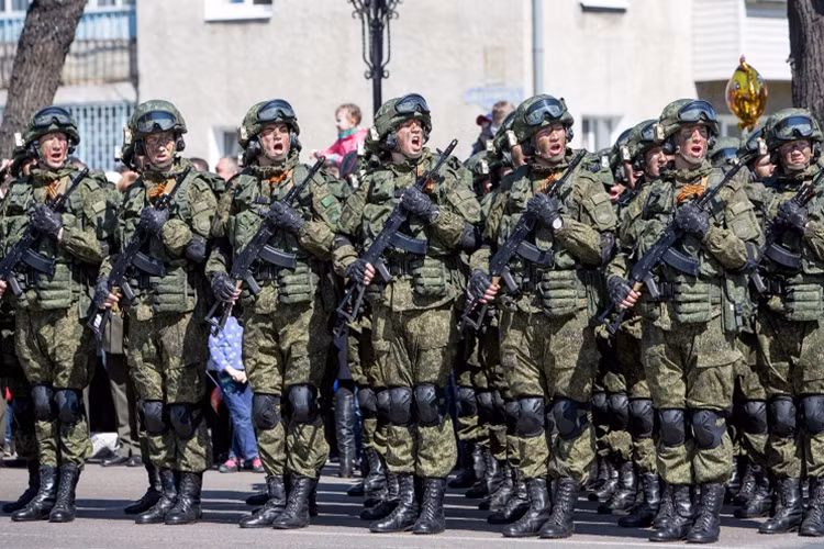 Nhìn tổng quan, lực lượng Đổ bộ Đường không Nga có thể được xem là lực lượng dù mạnh nhất thế giới hiện nay cả về chất lẫn số lượng, và họ đang dần về đích trước các nước phương Tây ngay cả khi xuất phát muộn. Với những gì đang diễn ra sức mạnh của VDV chắc chắn sẽ không dừng tại đây mà còn có thể tiến xa trong tương lai. Nguồn ảnh: bastion-karpenko.