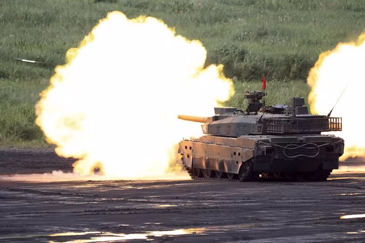 Dựa trên thông báo của Bộ Quốc phòng Nhật Bản, tham gia cuộc tập trận trên JSDF đã huy động hơn 2.400 binh sĩ cùng hàng trăm phương tiện quân sự hiện đại nhất của nước này kể cả các loại vũ khí hạng nặng, địa điểm diễn ra cuộc diễn tập chỉ cách thủ đô Tokyo của Nhật Bản 80km về phía Tây. Nguồn ảnh: Financial Express.