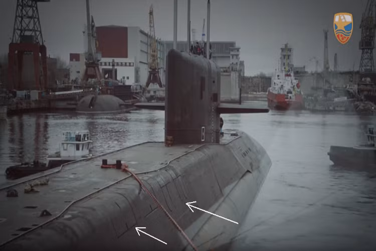 Dựa trên những gì đang diễn ra thì rất có thể Hải quân Nga đã hoàn thiện bộ đôi Status-6 và Project 09852, khi nguyên mẫu tàu ngầm Project 09852 đầu tiên đã được Hạm đội Biển Bắc đưa vào trang bị. Việc Hải quân Nga thử nghiệm Status-6 là một minh chứng rõ nét nhất cho điều đó. Nguồn ảnh: HI Sutton.