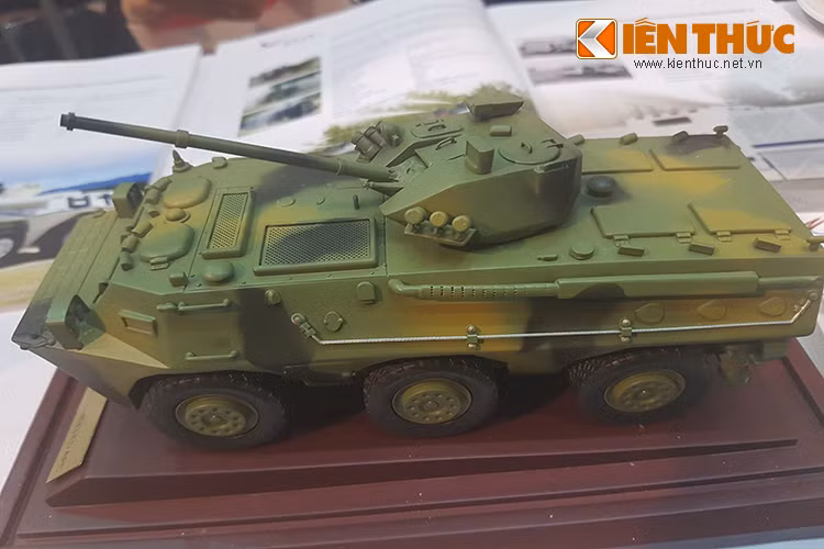 Mô hình xe bọc thép chở quân VN2 với tháp pháo 30mm do Tập đoàn công nghiệp quốc phòng Phương Bắc Norinco chế tạo.