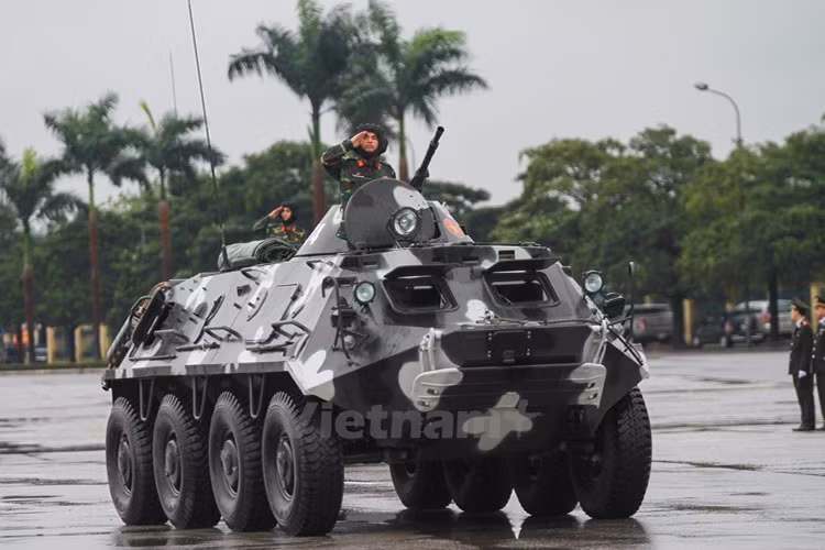 Từ hướng đi trên của Nga đối với BTR-82A, Việt Nam cũng có thể áp dụng gói nâng cấp này dành cho dòng xe bọc thép chở quân BTR-60PB đang được trang bị rộng rãi trong nhiều đơn vị thiết giáp của ta. Khi mà hai dòng BTR này có thiết kế gần như tương tự nhau. Nguồn ảnh: Vietnamplus.