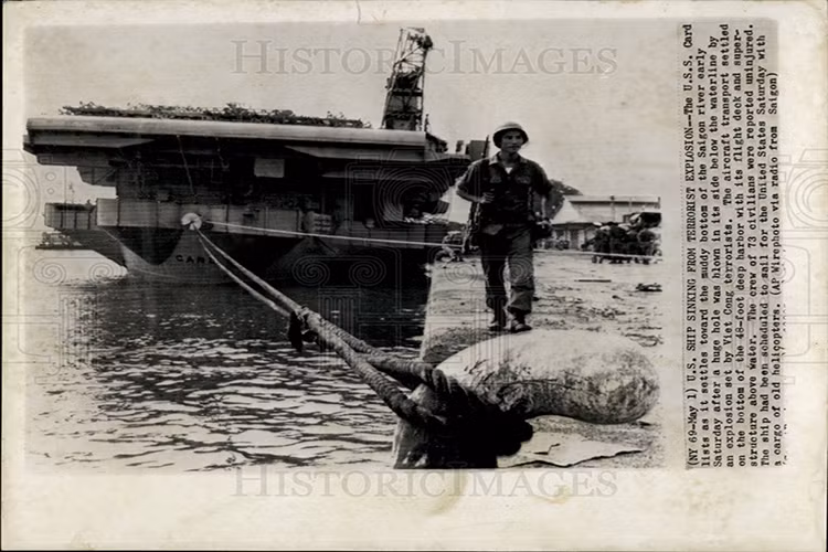 James Holmes, một nhà sử học hải quân và là nhà phân tích của Trường Hải chiến Mỹ cho biết: "Chúng ta không nên bị cuốn theo tư duy "tàu chiến là lâu đài bằng thép"… Bởi nó chỉ là một lâu đài nổi trên bên được xây dựng kiên cố từ bên trong nhưng không phải vì mà nó không thể bị hạ gục chỉ với một quả bom hẹn giờ. Nguồn ảnh: Flickr.