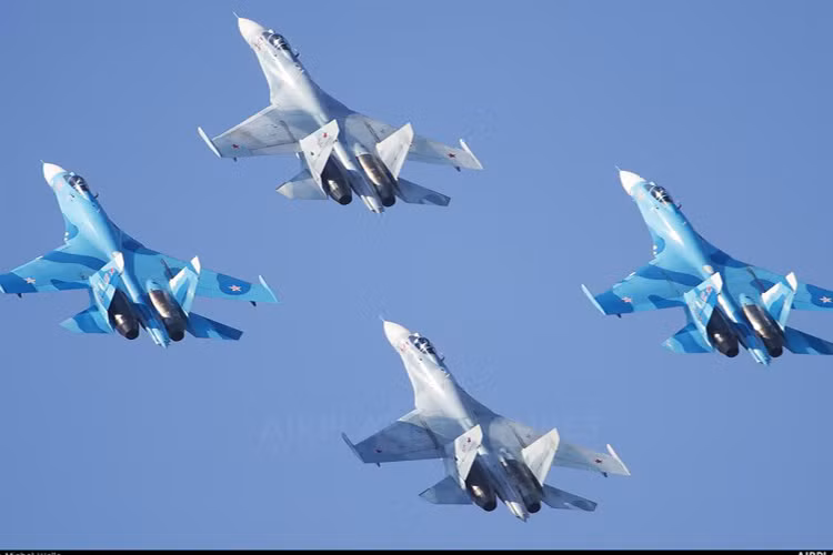 Nga cho rằng, việc triển khai này chỉ là việc phòng vệ, tránh đi những rủi ro như Su-24 bị bắn cháy vừa qua. Phương Tây không hề vui, nhưng cũng không có lý do để phản đối.