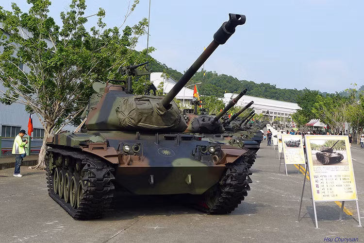 Và một trong những ví dụ điển hình nhất cho ý tưởng này chính là gói nâng cấp M41 của Quân đội Đài Loan dành cho M41 là M41D, cho phép dòng xe tăng này có thể hoạt động thêm vài thập kỷ nữa như một phương tiện hổ trợ hỏa lực trên chiến trường, tương tự như những gì quân đội ta đang làm với xe tăng hạng nhẹ PT-76. Trong ảnh là biến thể M41A3 của Quân đội Đài Loan. Nguồn ảnh: zona-militar.