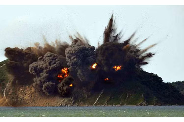 Mục tiêu giả định trong diễn tập chìm trong biển lửa của pháo binh Triều Tiên. Nguồn ảnh: Rodong Sinmun.