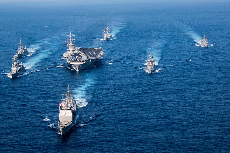 Nhìn chung nhóm tàu phòng vệ trong CSG-5 đóng vai đặc biệt quan trọng trong nhóm tác chiến tàu sân bay, khi chúng là lực lượng bảo vệ chính cho toàn bộ nhóm tàu cũng như hổ trợ tấn công bên cạnh các phi đội chiến đấu cơ do tàu sân bay mang theo. Nguồn ảnh: Hải quân Mỹ.