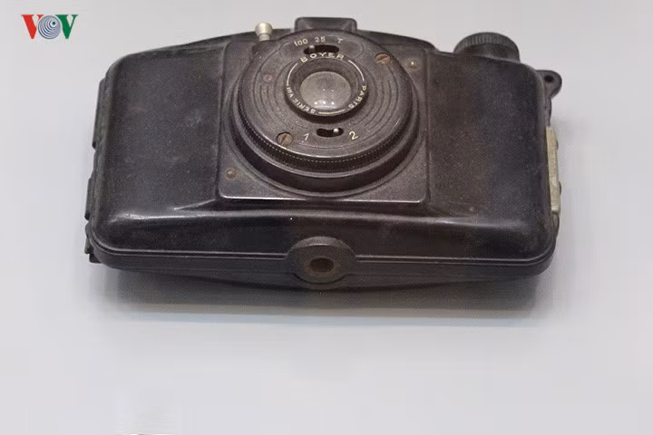 Máy ảnh mà công an ta thu được tại nhà Trần Quang Thiệp – gián điệp Pháp tại Ba Làng (Thanh Hóa) năm 1953. Nguồn ảnh: VOV.