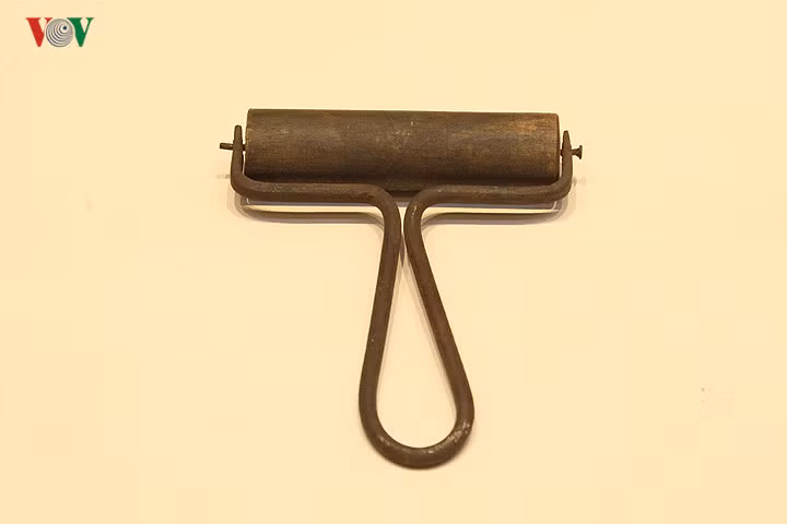 Trục lăn (phục vụ hoạt động tuyên truyền chống phá) của tổ chức phản động mang tên “Gươm thiêng Ái quốc”. Nguồn ảnh: VOV.