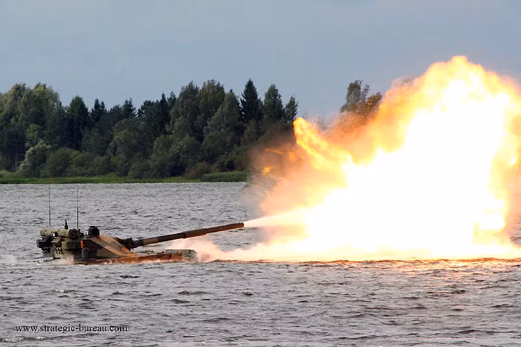 Tất nhiên, để trang bị cho VDV 2S25 cũng có trọng lượng thiết kế khá khiêm tốn khoảng 18 tấn cho phép nó có thể triển khai bằng đường không. Ngoài BMD-4, thì 2S25 là sự bổ sung hỏa lực tốt nhất mà lính dù Nga có được từ trước cho tới nay. Nguồn ảnh: Strategic Bureau.