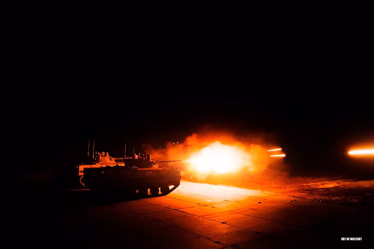 Pháo chính 100mm trên BMD-4, gần như là vũ khí tiêu chuẩn của mọi dòng xe chiến đấu bộ binh Nga hiện tại. Nó có tầm bắn hiệu quả lên đến hơn 6.000m và có khả năng triển khai cả tên lửa chống tăng dẫn đường qua nòng pháo chính. BMD-4 là sự bổ sung tốt nhất từ trước tới nay cho các đơn vị dù Nga luôn vốn khiêm khem về sức mạnh hỏa lực tầm xa. Nguồn ảnh: Russian Military.