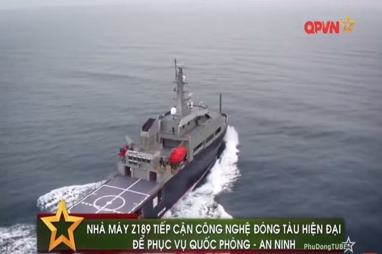 Trong ảnh là tàu huấn luyện máy bay MV Sycamore do Nhà máy Z189 đóng mới cho Hải quân Australia, nó có lượng giãn nước 2.400 tấn với thủy thủ đoàn 22 người. Theo dự kiến MV Sycamore sẽ gia nhập Hải quân Australia trong đầu năm 2018. Nguồn ảnh: QPVN.