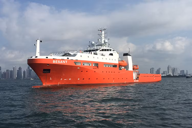 Trước Besant, tàu cứu hộ tàu ngầm lớn nhất của Hải quân Australia là tàu Seahorse Standard có lượng giãn nước chỉ hơn 2.000 tấn và có tầm hoạt động khá hạn chế. Do đó tàu Besant đóng vai trò khá đặc biệt trong năng lực tìm kiếm cứu nạn tàu ngầm nói riêng và tìm kiếm cứu nạn trên biển nói chung của Australia. Nguồn ảnh: International Maritime.