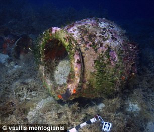 Không chỉ phát hiện các xác tàu đắm, các chuyên gia còn tìm thấy nhiều loại hàng hóa.