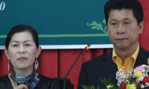 Bà Linh và chồng cũ thời còn mặn nồng.