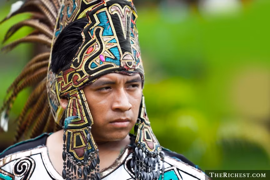 Mặc dù bang cuối cùng của người Maya bị xóa sổ vào thế kỷ 17 và nền văn minh này đã diệt vong nhưng hiện cộng đồng người Maya sống rải rác ở một số nơi trên thế giới. Theo ước tính, khoảng 7 triệu người Maya đang sinh sống ở Mexico và các quốc gia Trung Mỹ.